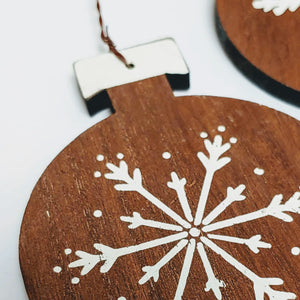 Farmhouse Snowflake Bulb Ornaments - Cottage and Thistle